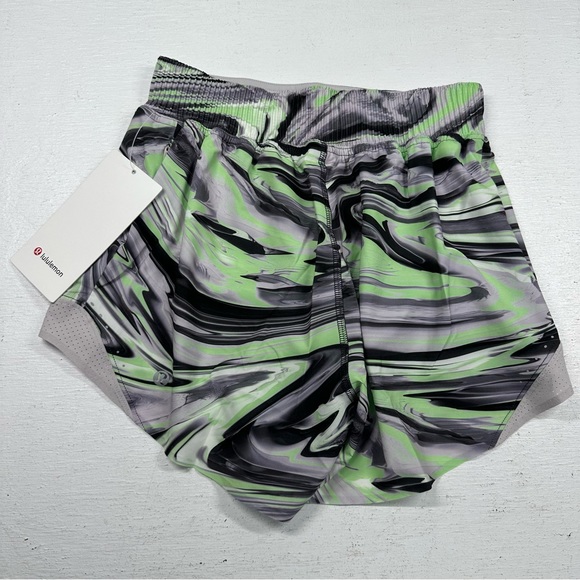 NWT Size 4 Lululemon Hotty Hot High-Rise Short 4" Special Edition PAWM/CHRM - Picture 2 of 8